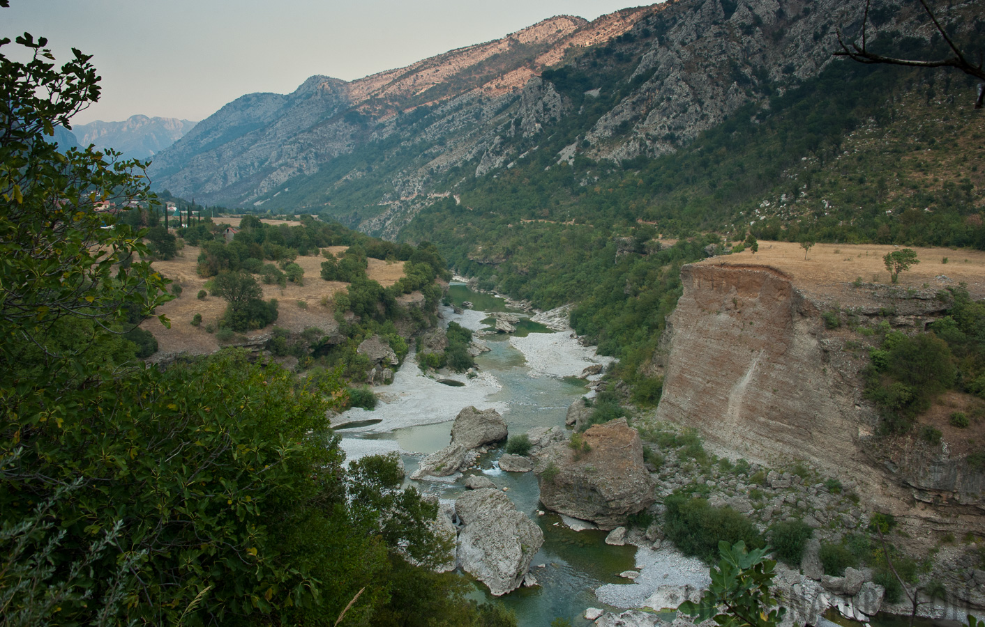 Montenegro -  [28 mm, 1/250 sec at f / 9.0, ISO 1000]